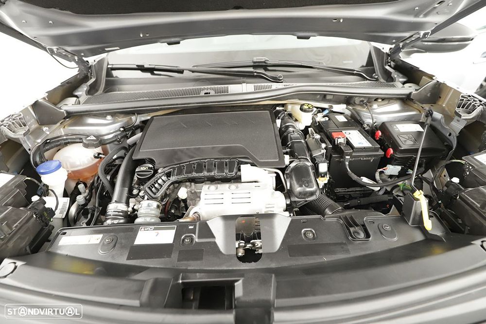 Peugeot 2008 1.2 PureTech Allure EAT8 - 24