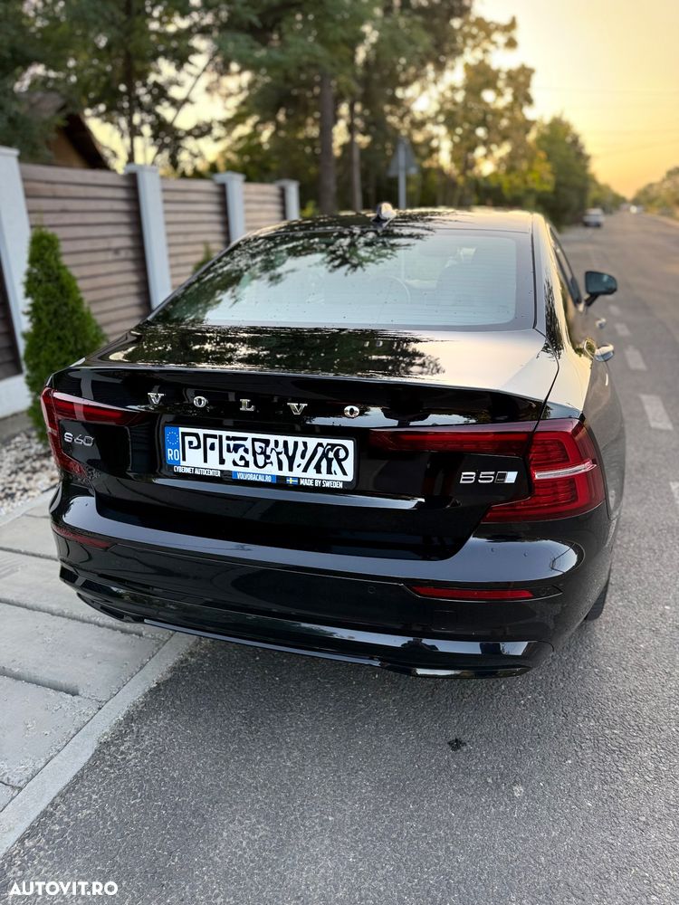 Volvo S60 B5 MHEV AT AWD Ultimate Dark - 4