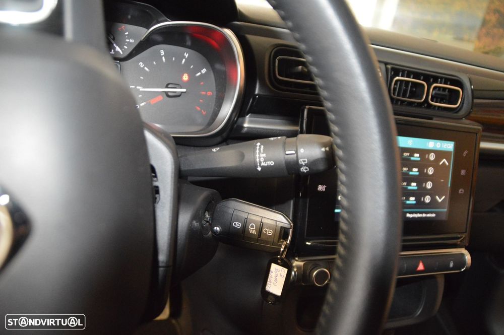 Citroën C3 1.2 PureTech Shine EAT6 - 41