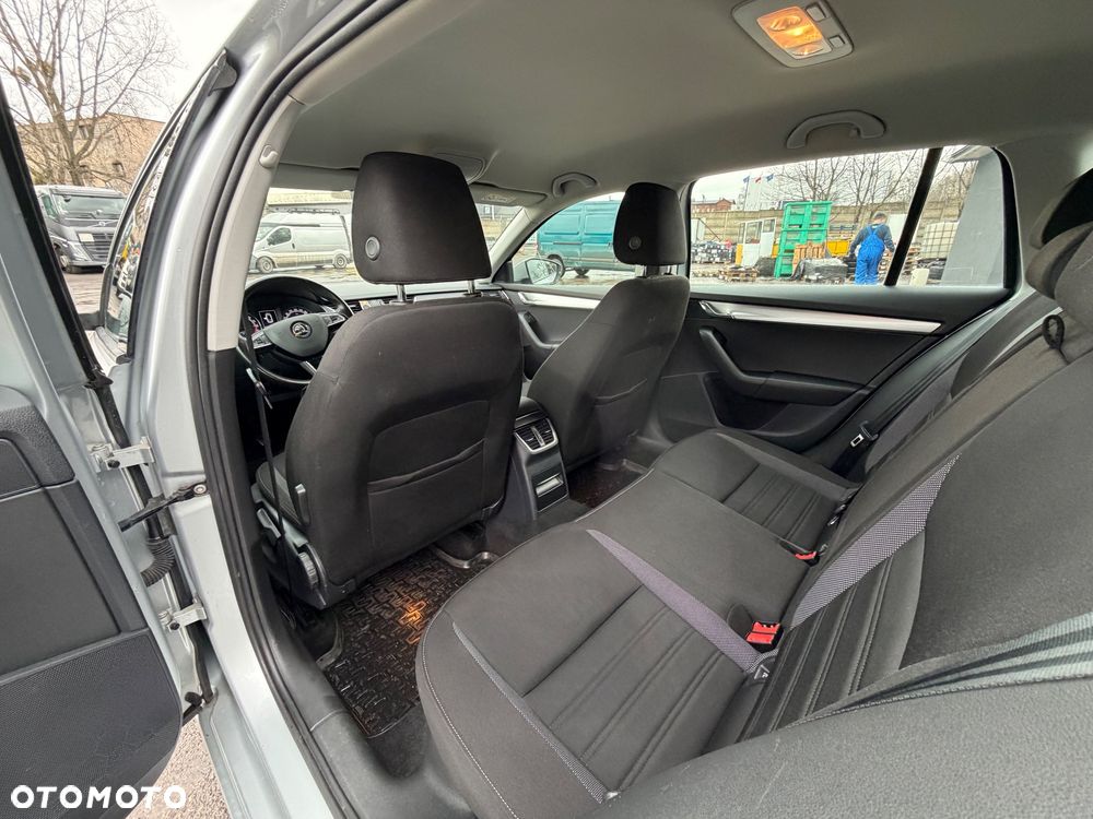 Skoda Octavia 1.6 TDI SCR Ambition - 19