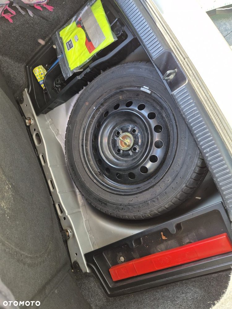 Toyota Corolla 1.6 VVT-i Terra - 22