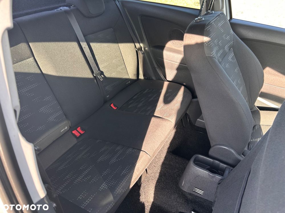 Opel Corsa 1.4 16V Satellite - 11