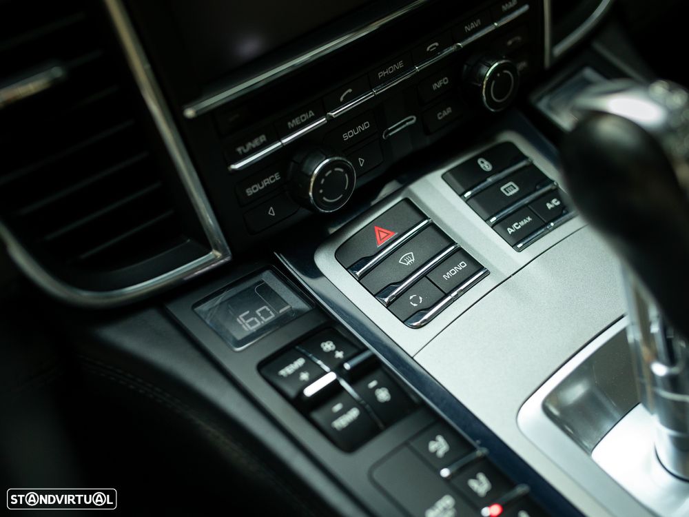 Porsche Panamera S Hybrid - 36