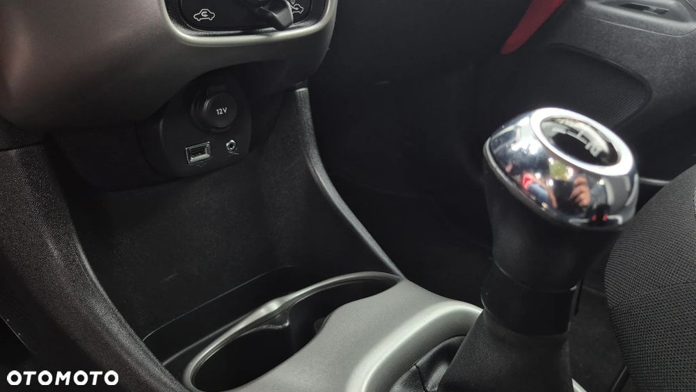 Toyota Aygo x-clusiv - 30