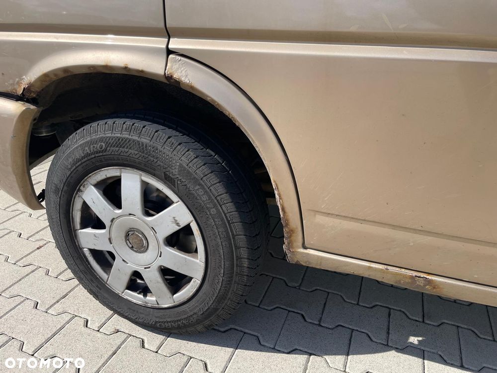 Volkswagen Caravelle - 20