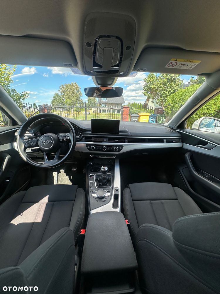 Audi A4 Avant 2.0 TDI Design - 11