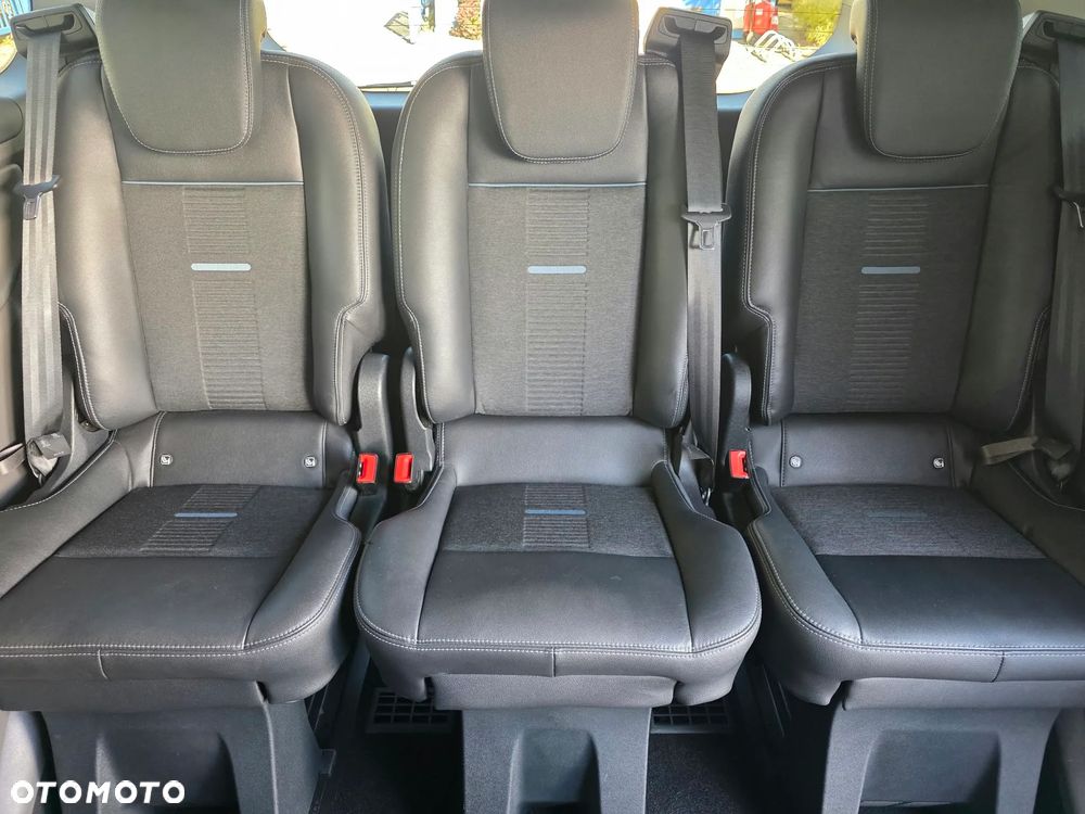 Ford Tourneo Custom - 11
