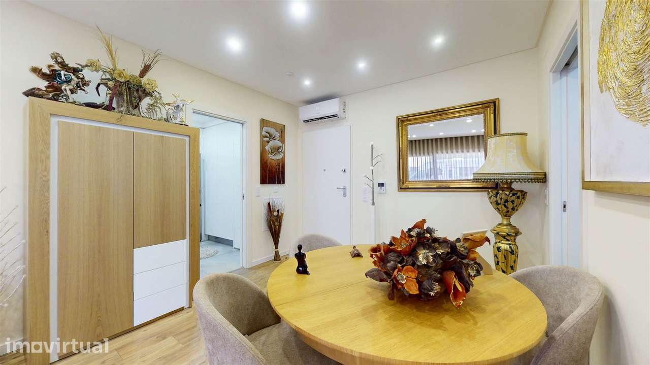 T1 com 104 m², 2 garagens box, varanda - Grande imagem: 3/54
