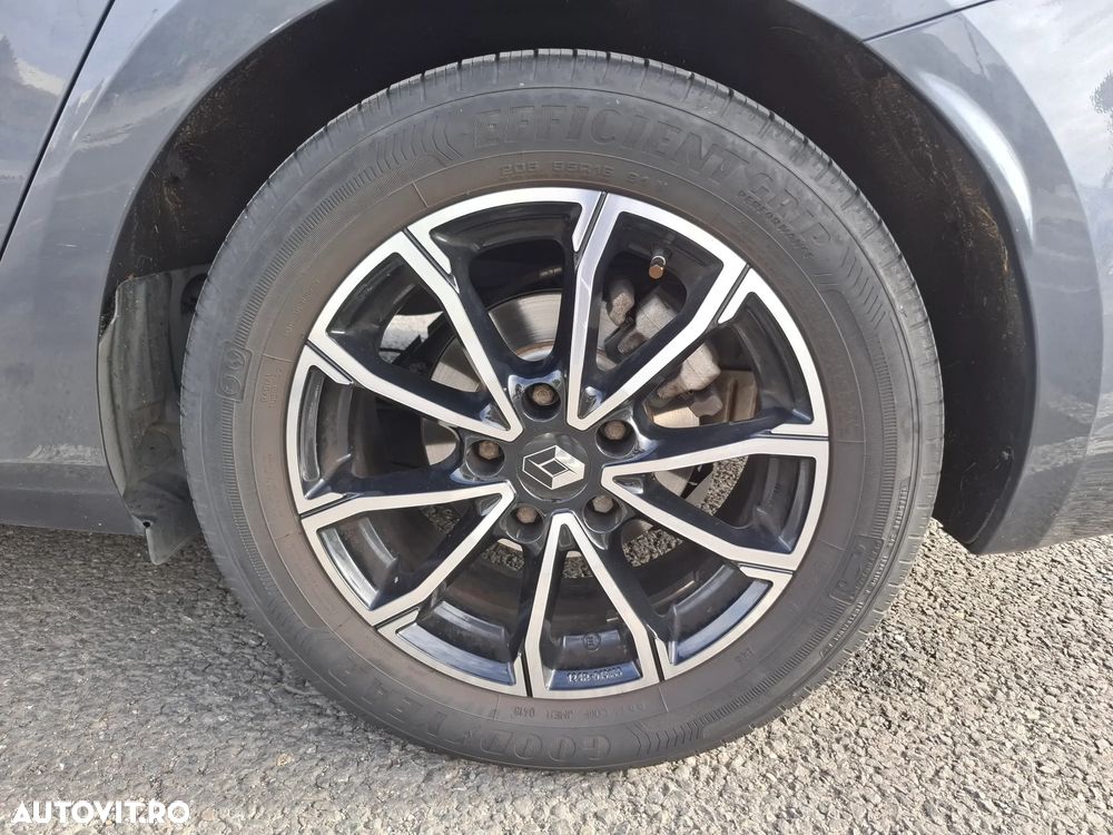 Renault Megane TCe Zen - 9