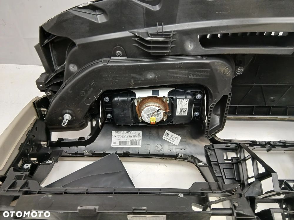Deska rozdzielcze konsola kokpit poduszki pasy Skoda Octavia III - 6