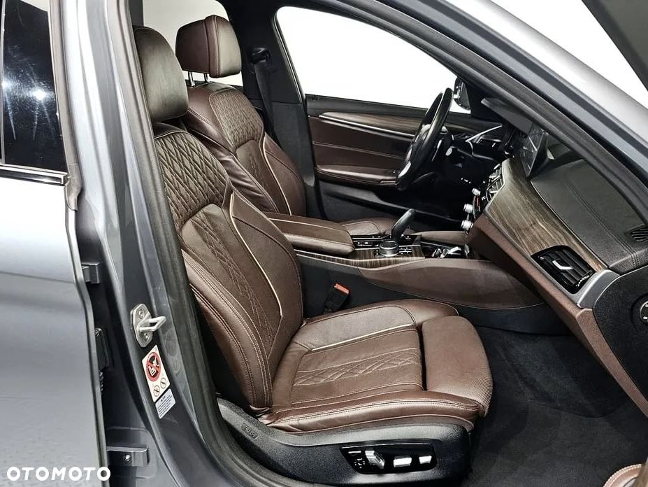 BMW Seria 5 530i xDrive M Sport Edition - 14