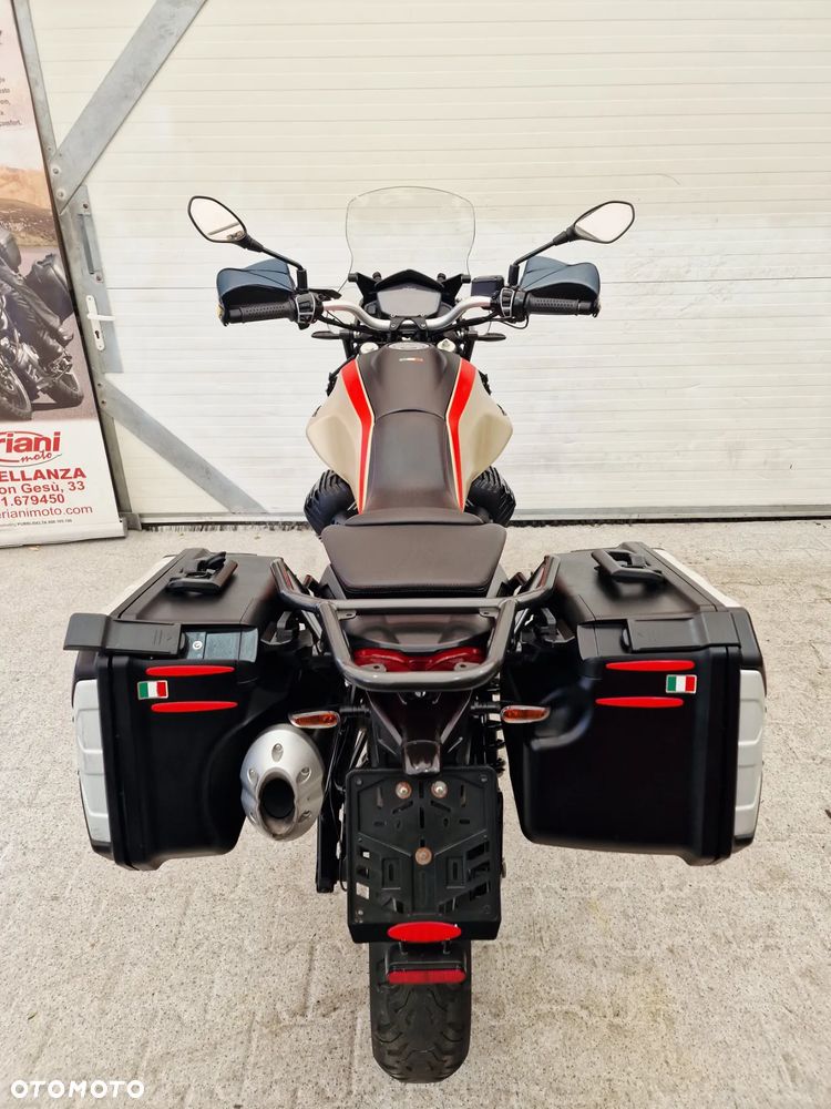 Moto Guzzi V85 - 25