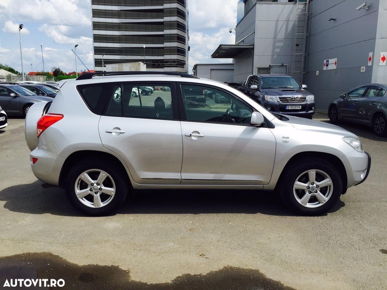 Toyota RAV4 2.2 D-4D Executive City - 10