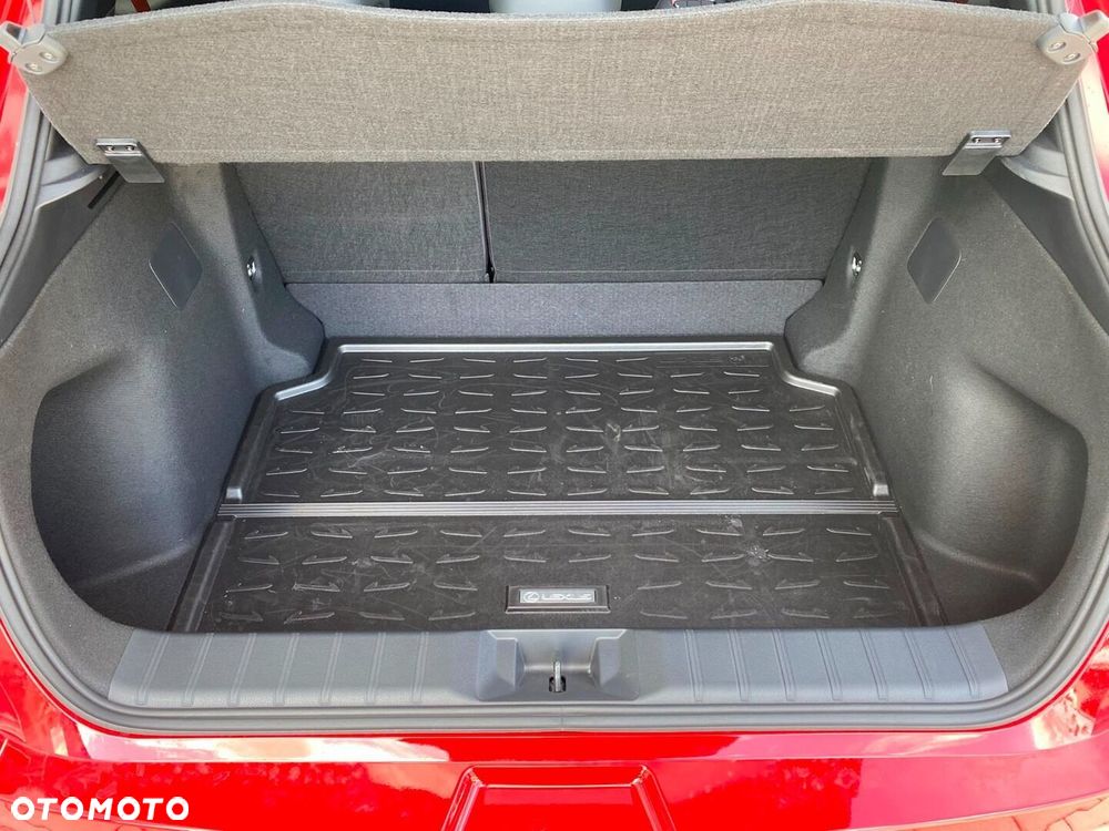 Lexus LBX 1.5 Hybrid Relax - 33