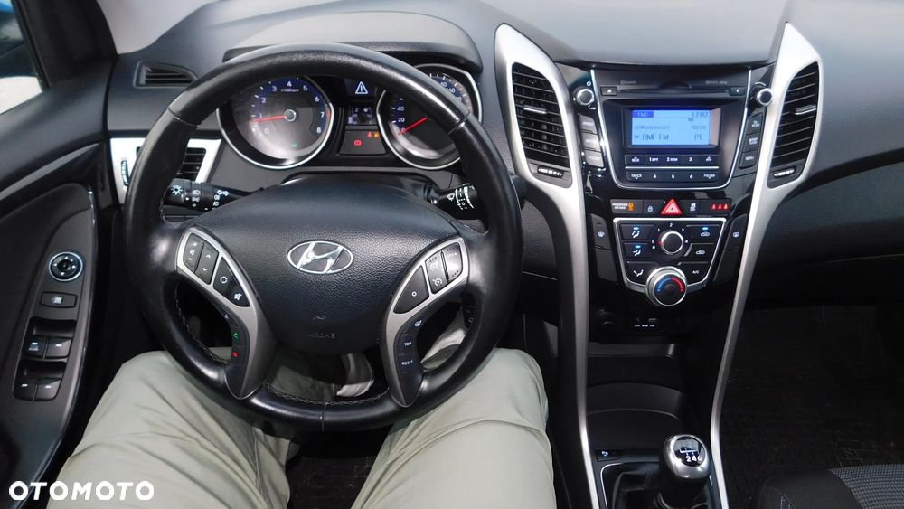 Hyundai i30 1.6 Comfort - 27