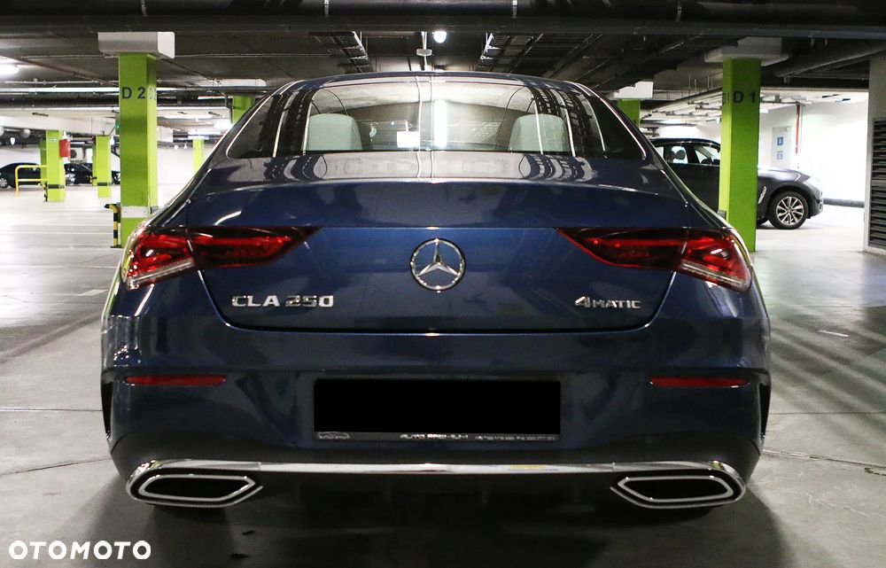 Mercedes-Benz CLA 250 4Matic 7G-DCT AMG Line - 10
