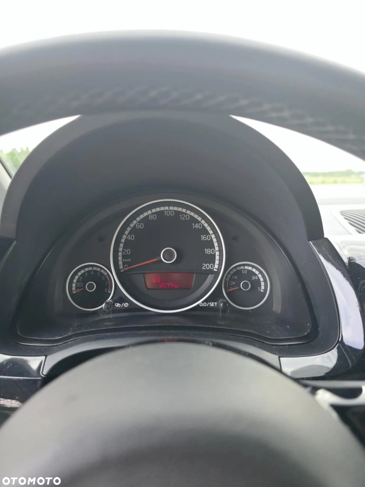 Volkswagen up! 1.0 street - 13