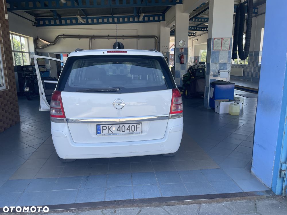 Opel Zafira - 4