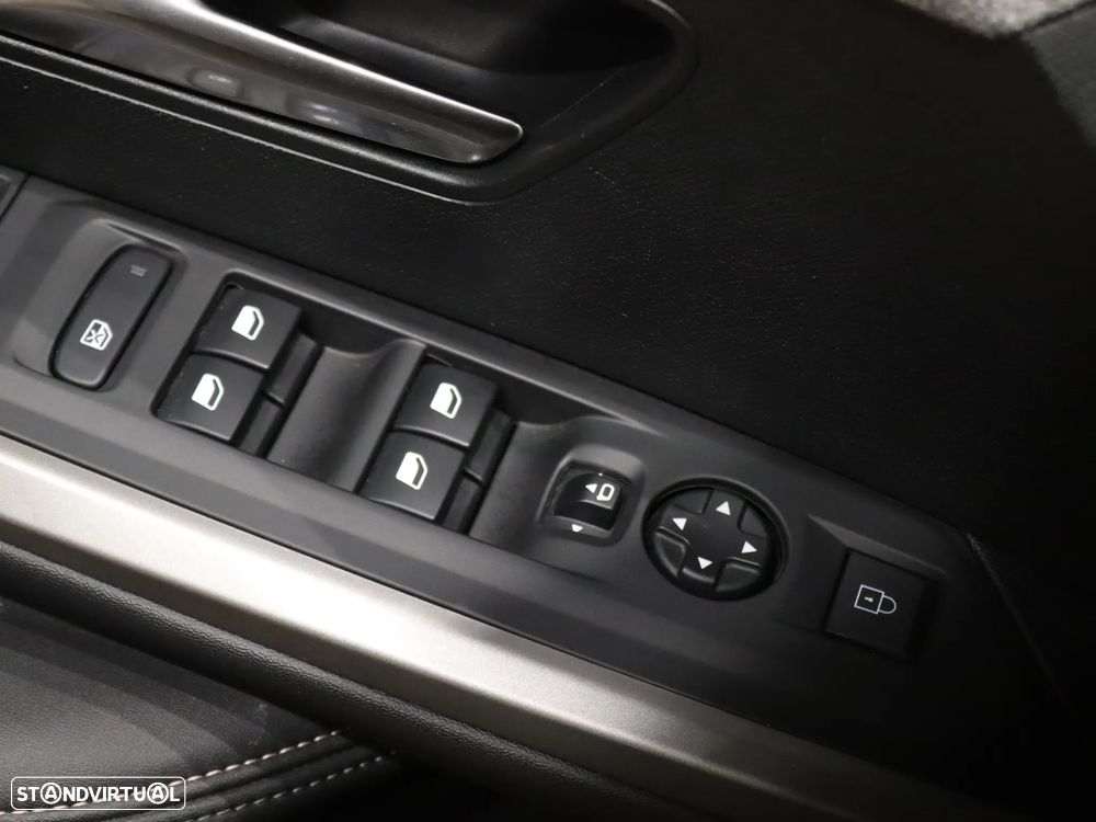 Peugeot 3008 1.2 Hybrid Allure Pack e-DCS6 - 21
