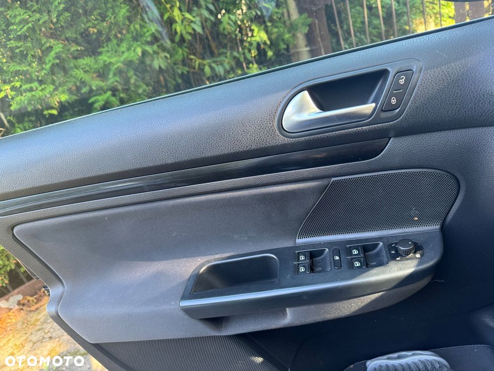 Volkswagen Golf 1.6 TDI DPF Comfortline - 4