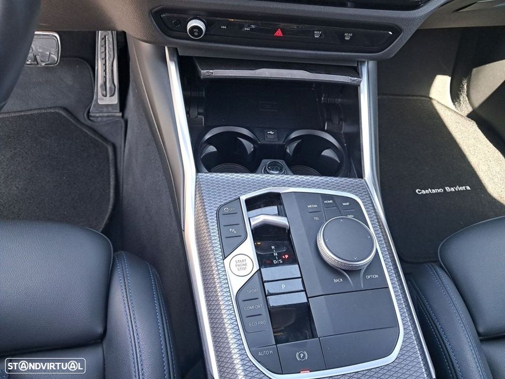 BMW 320 d Pack Desportivo M Auto - 15