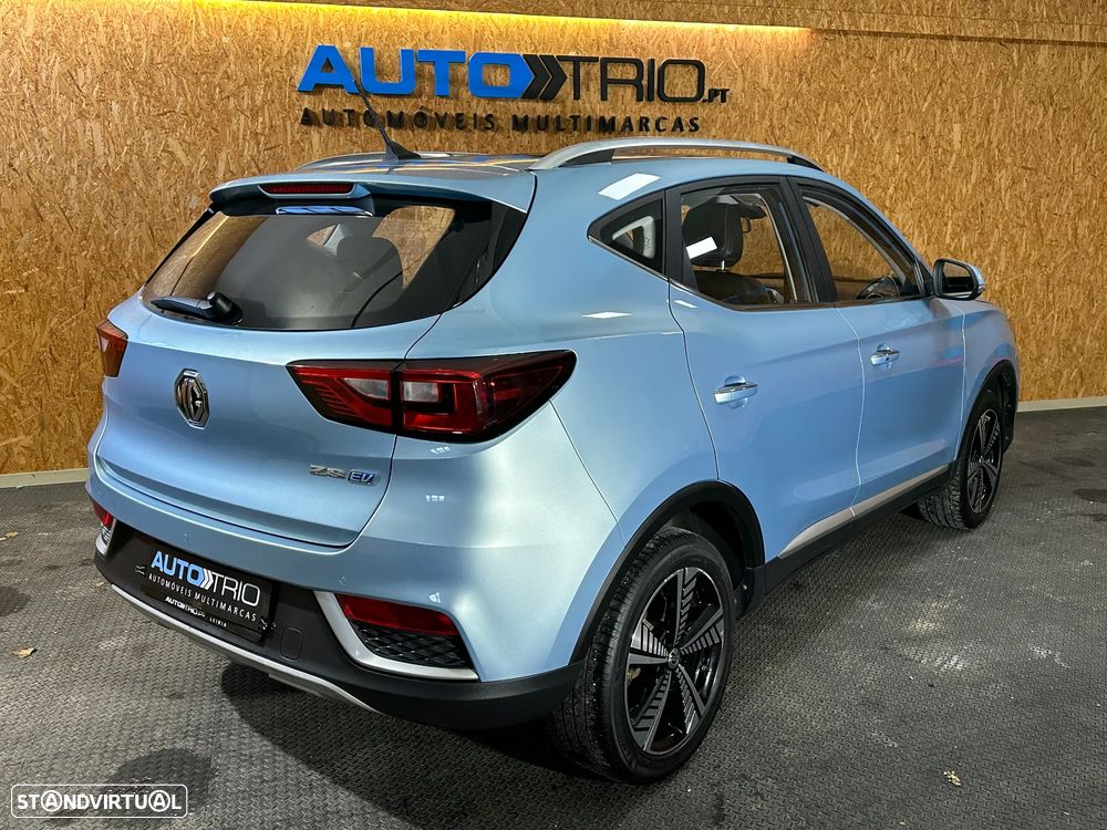 MG ZS EV Luxury - 2