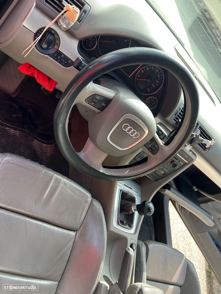 Audi A4 Avant 2.0 TDi - 11
