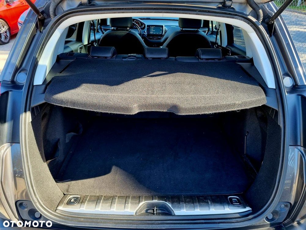 Peugeot 2008 1.5 BlueHDi Allure S&S - 13