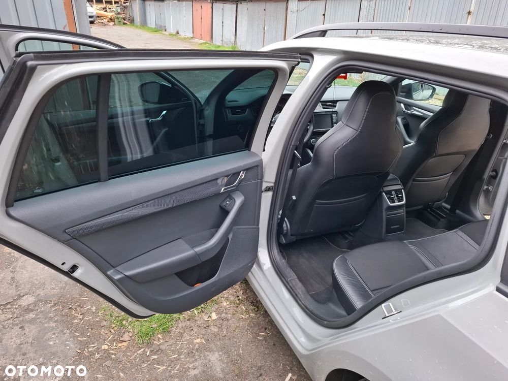 Skoda Octavia 2.0 TSI RS DSG - 8