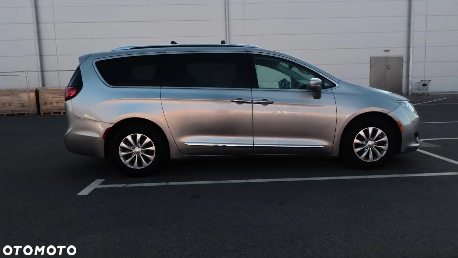Chrysler Pacifica - 9