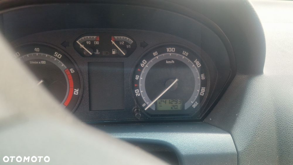 Skoda Fabia - 6