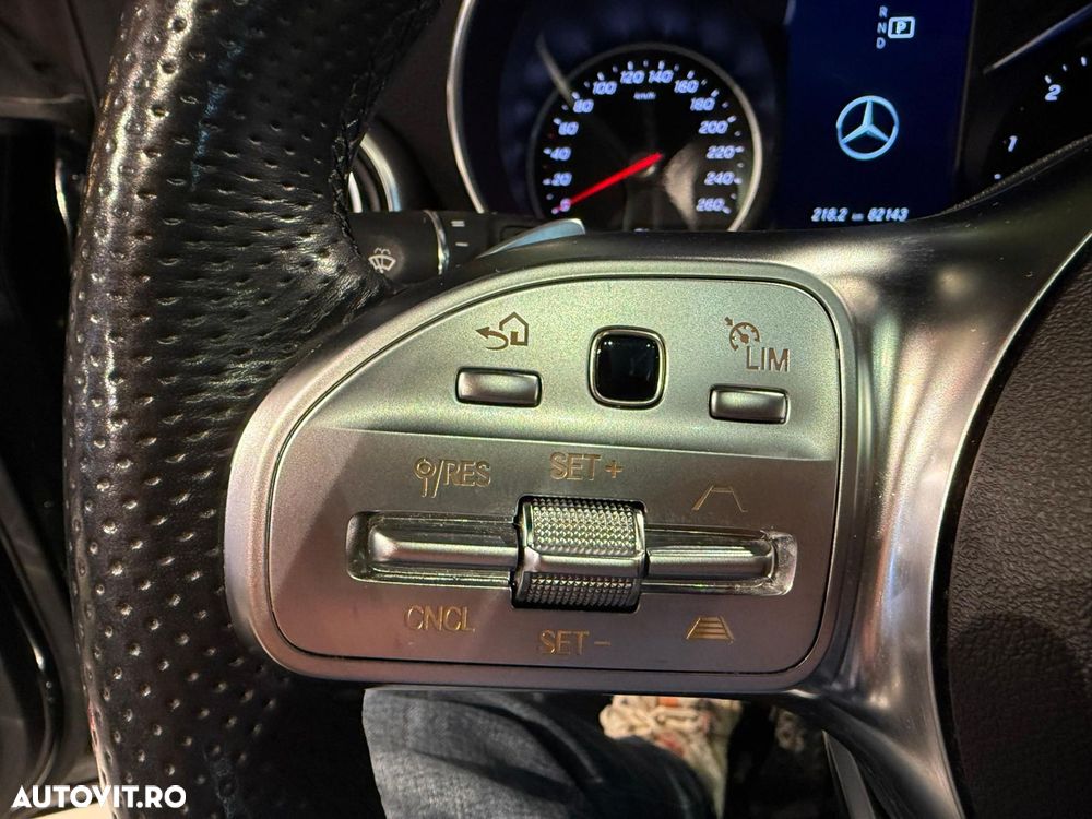 Mercedes-Benz GLC 300 d 4Matic 9G-TRONIC AMG Line - 32
