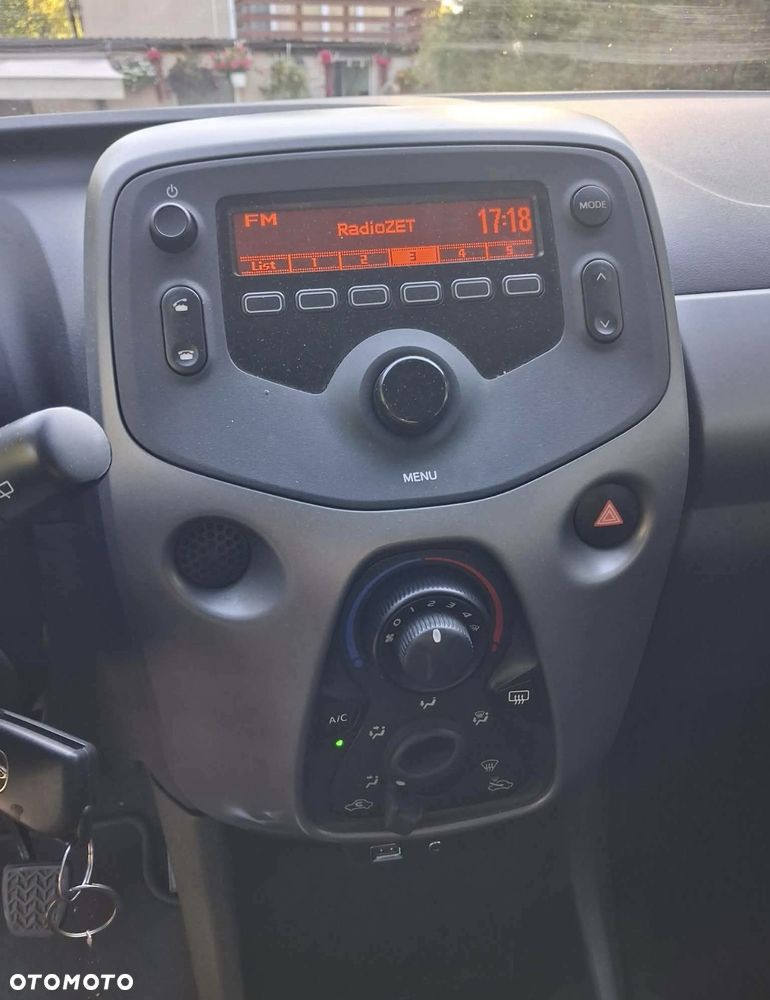 Toyota Aygo x-play - 8