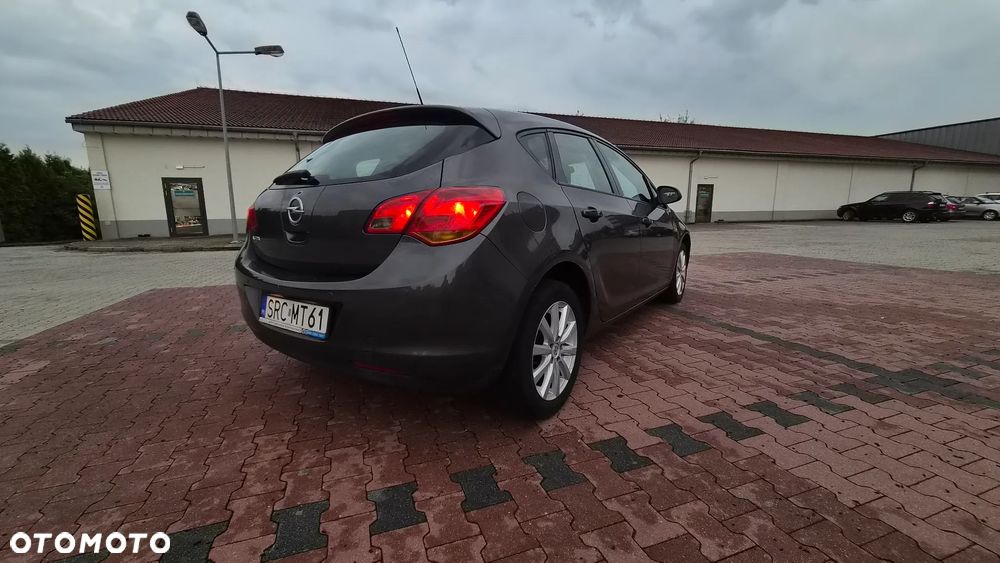 Opel Astra 1.6 - 4