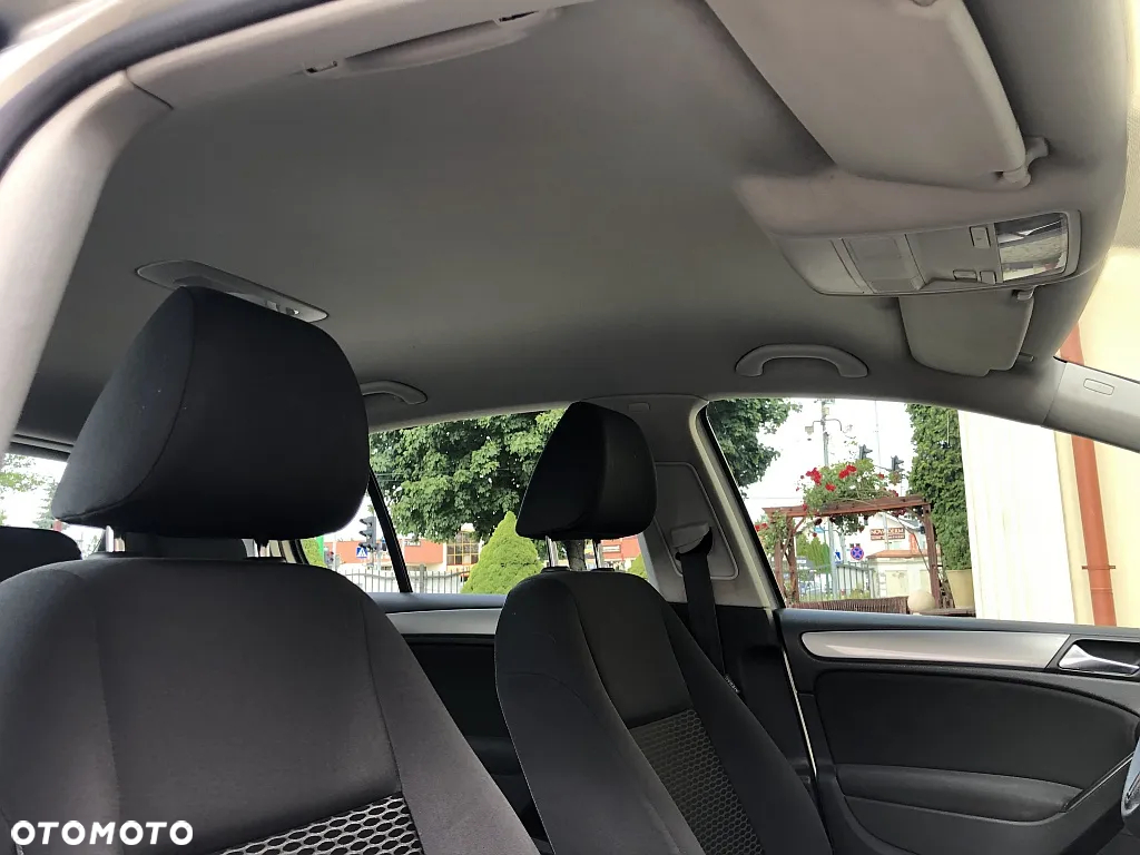 Volkswagen Golf 1.6 TDI DPF Comfortline - 26