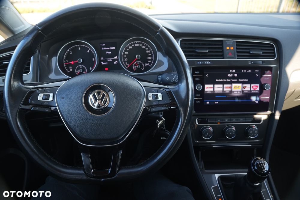 Volkswagen Golf - 18