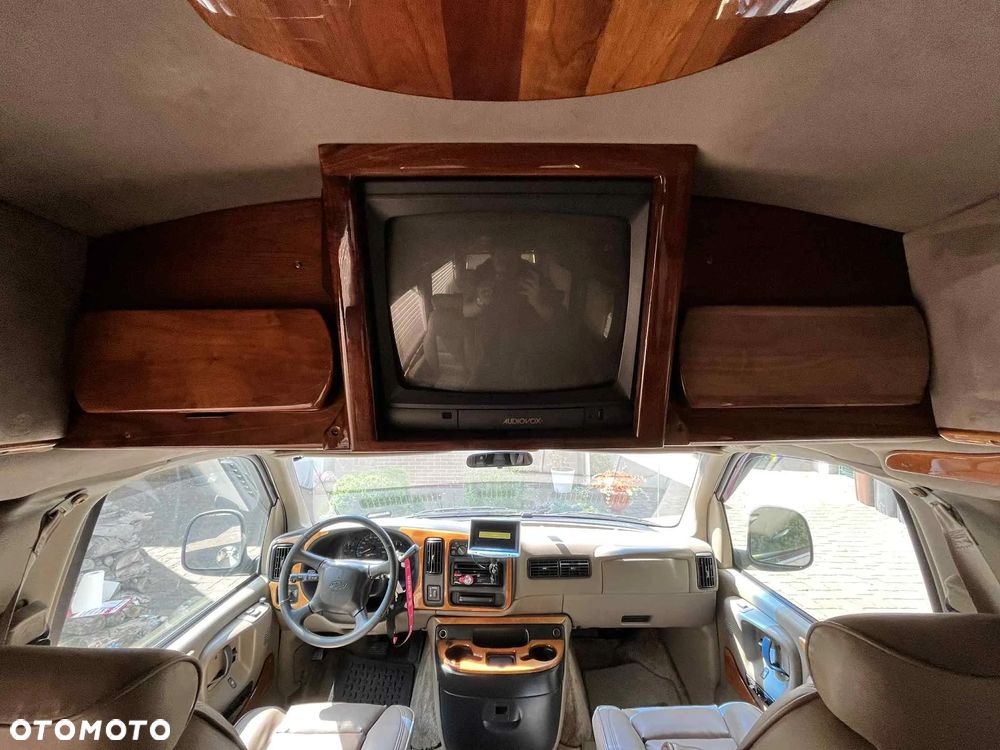 Chevrolet Express - 21
