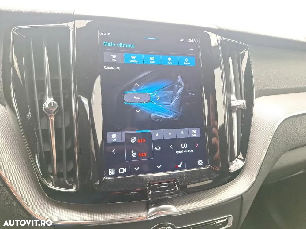 Volvo XC 60 B4 MHEV AT8 AWD R-Design - 6