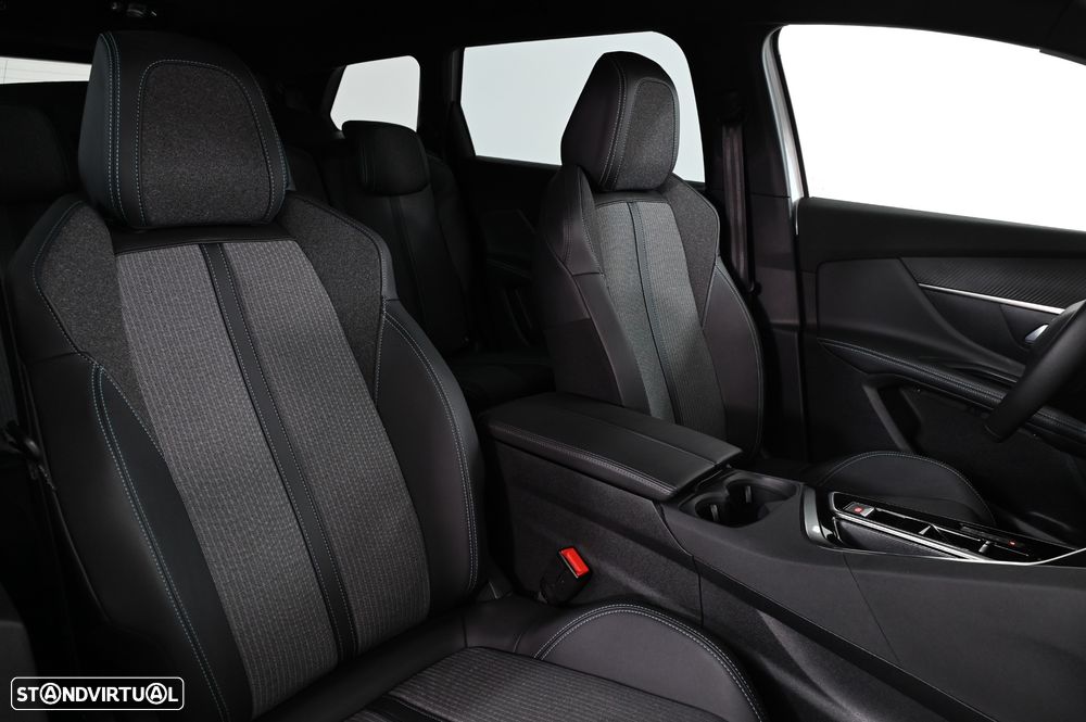 Peugeot 5008 1.2 PureTech Allure Pack EAT8 - 18