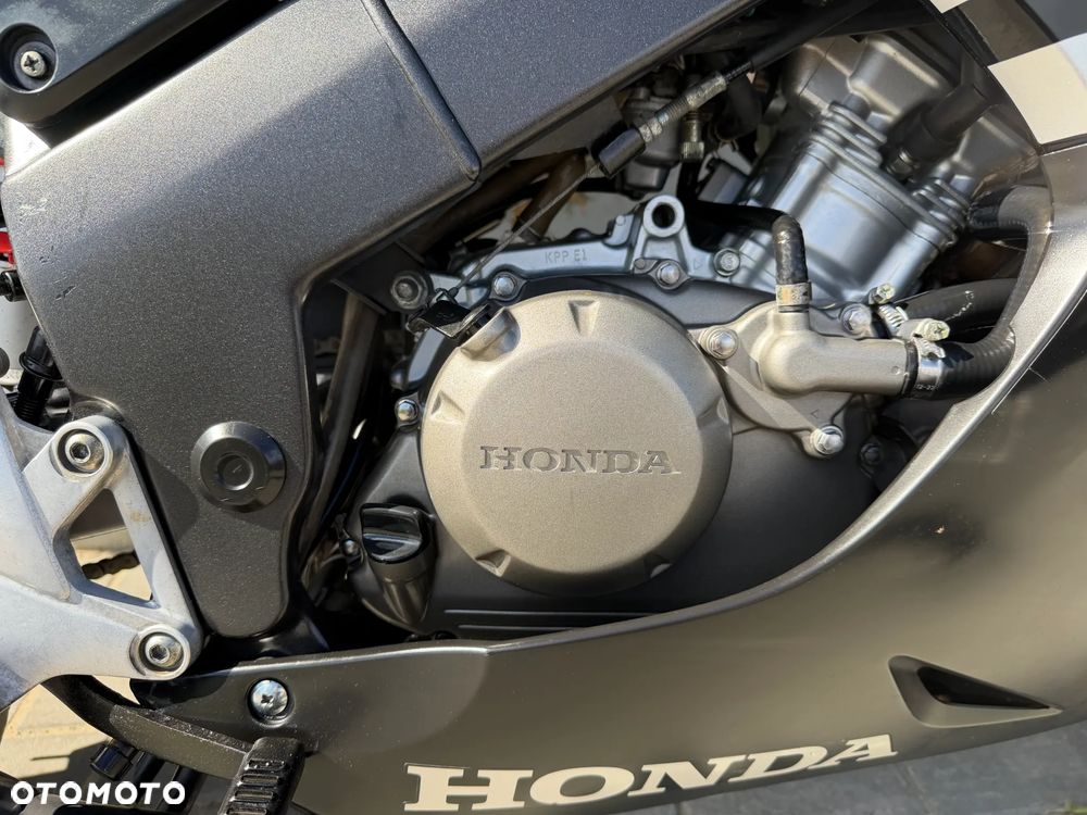 Honda CBR - 18