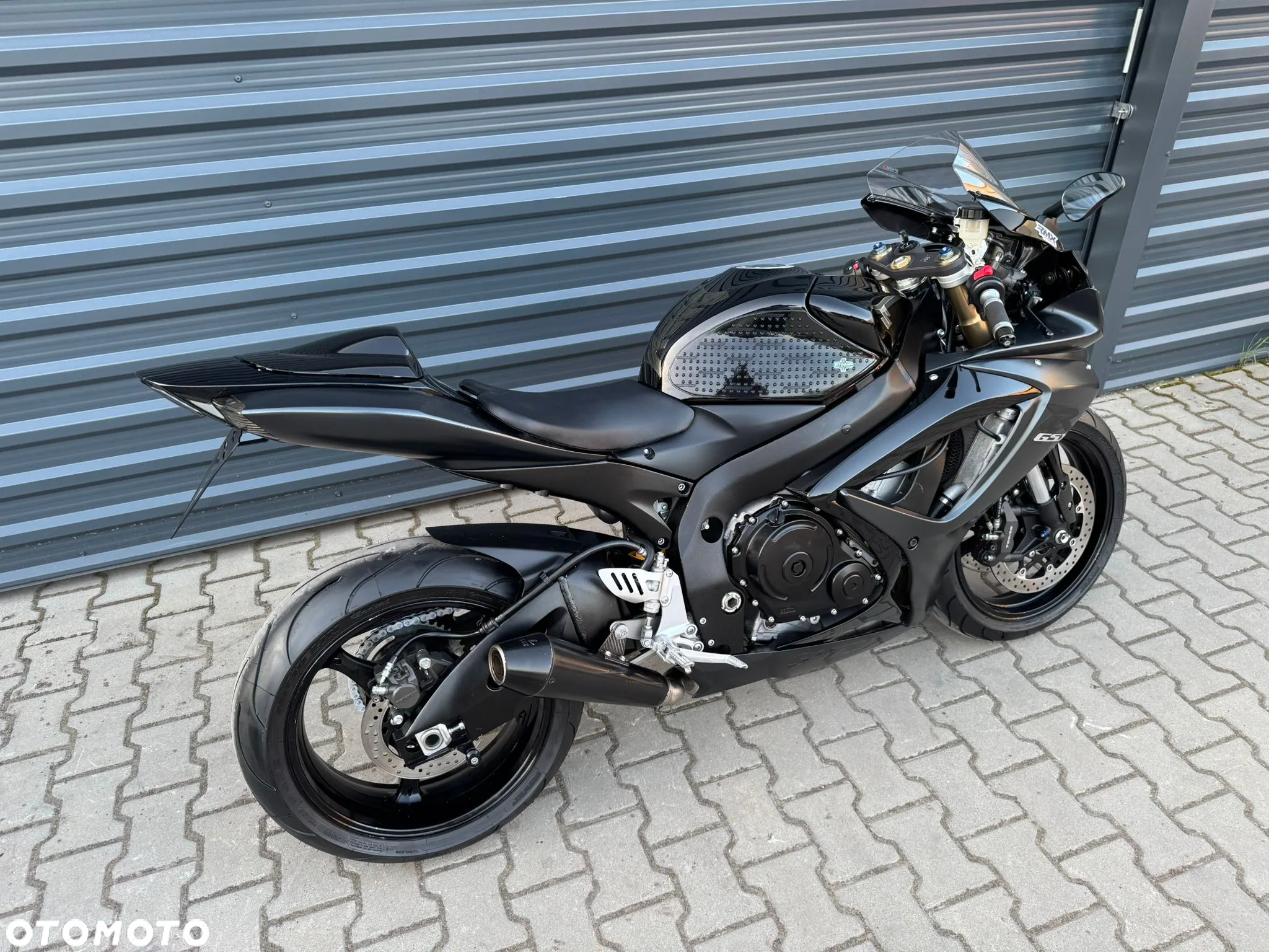 Suzuki GSX-R - 6