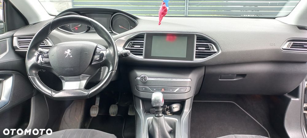 Peugeot 308 1.2 PureTech Allure S&S - 20