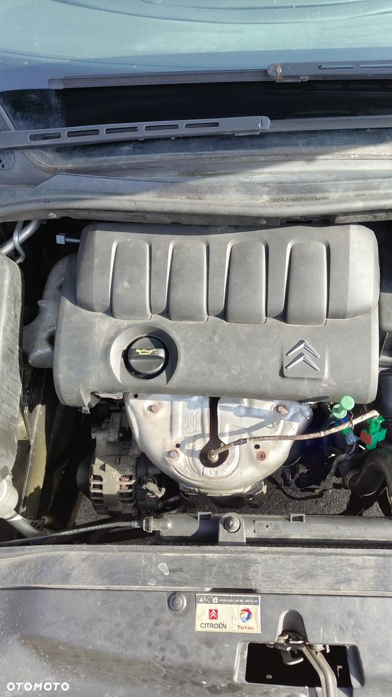 Citroën C4 1.4 16V X - 11