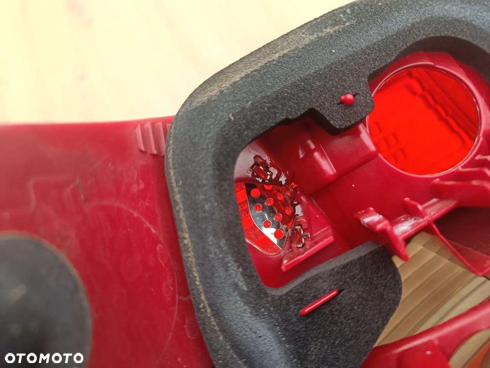 MERCEDES W204 C-klasa 07-11 Kombi Lampa Tylna Tył Prawa Igła - 8