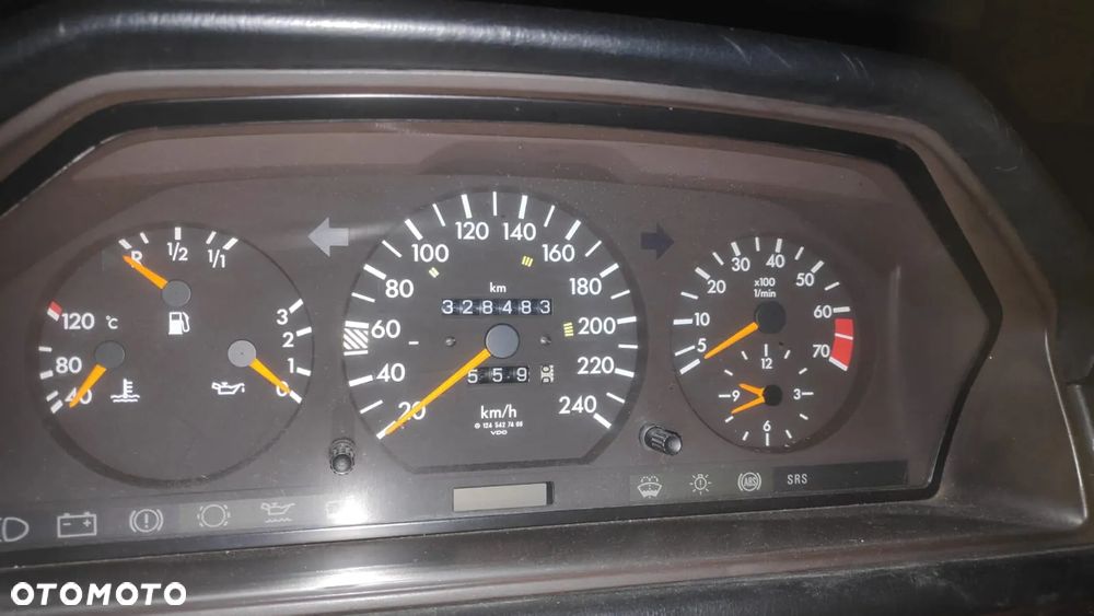 Mercedes-Benz Klasa E 200 - 33
