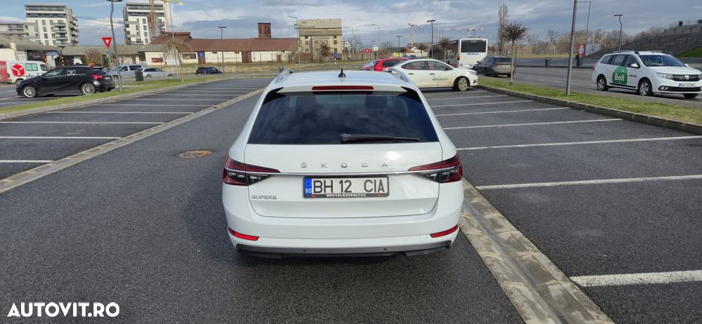 Skoda Superb 2.0 TDI DSG Premium Edition - 6