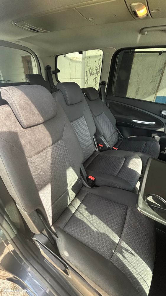 Ford Galaxy 1.8 TDCi Ghia - 17