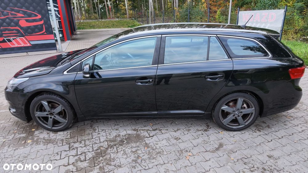 Toyota Avensis 1.8 Style - 9
