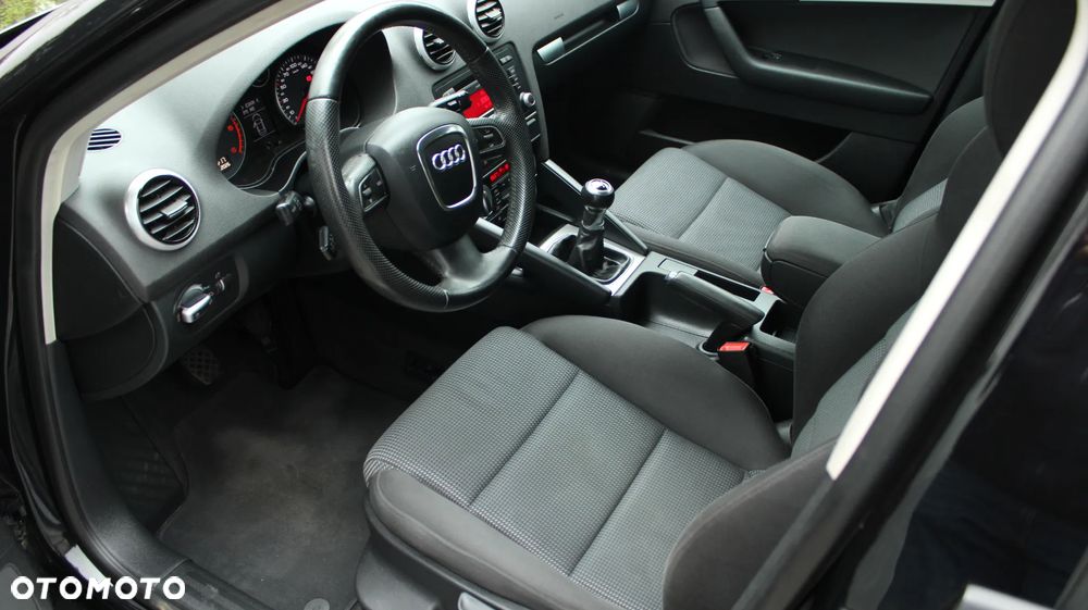 Audi A3 Sportback 1.6 TDI Attraction - 33