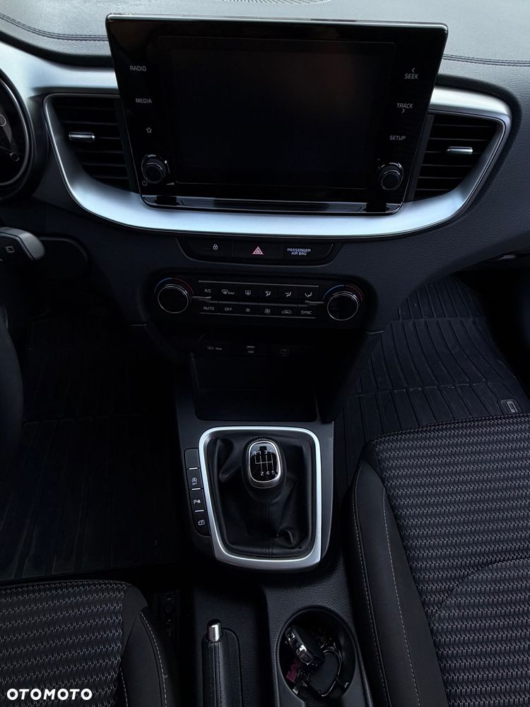 Kia XCeed 1.5 T-GDI M - 5